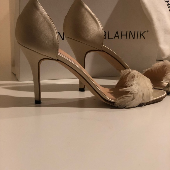 manolo blahnik feather heels